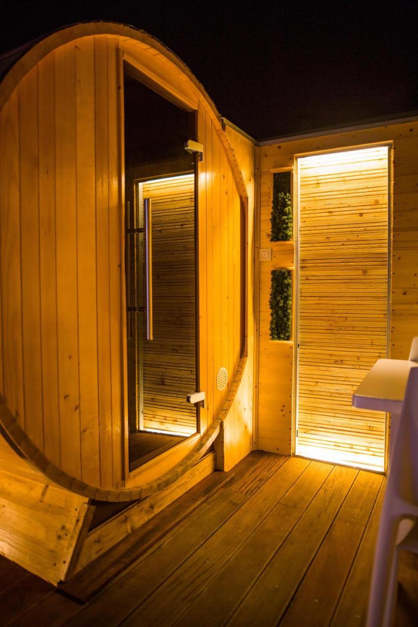 Apartment Plaza ----Wallbox 11Kw 16A ----- Private Spa- Jacuzzi, Infrared Sauna, Luxury Massage Chair, Parking, Entry With Pin 0 - 24H, Free Cancellation 24 Hours Before Check In 슬라본스키브로드 외부 사진