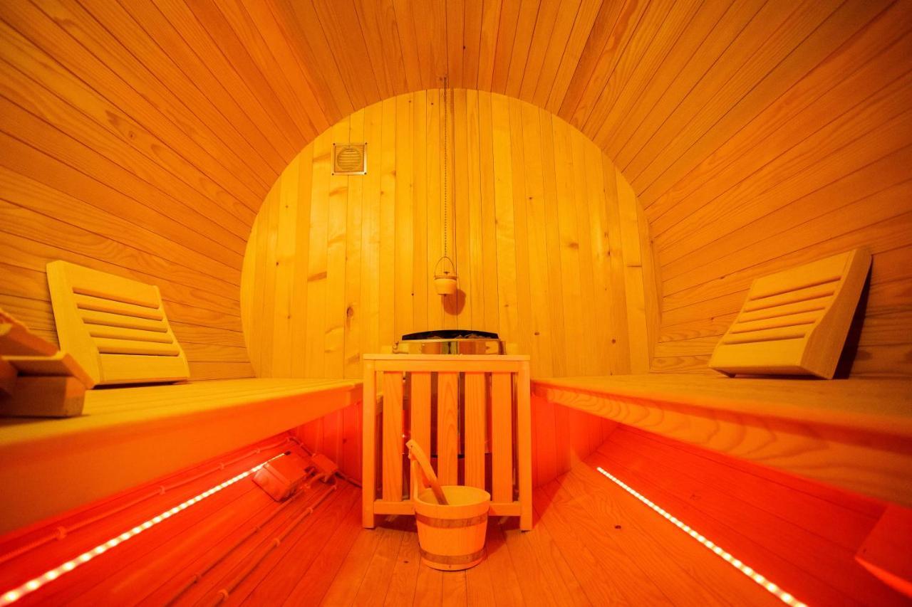Apartment Plaza ----Wallbox 11Kw 16A ----- Private Spa- Jacuzzi, Infrared Sauna, Luxury Massage Chair, Parking, Entry With Pin 0 - 24H, Free Cancellation 24 Hours Before Check In 슬라본스키브로드 외부 사진
