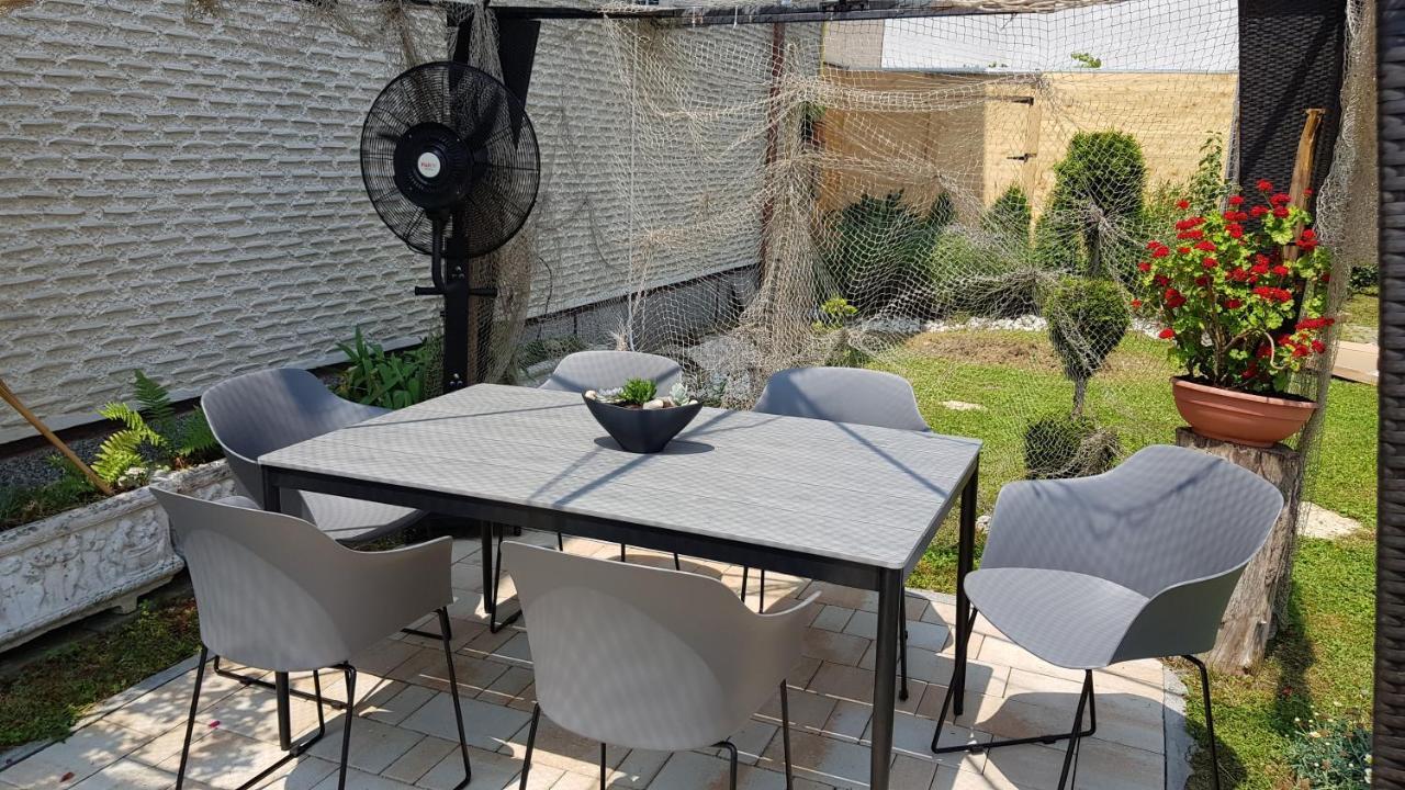 Apartment Plaza ----Wallbox 11Kw 16A ----- Private Spa- Jacuzzi, Infrared Sauna, Luxury Massage Chair, Parking, Entry With Pin 0 - 24H, Free Cancellation 24 Hours Before Check In 슬라본스키브로드 외부 사진